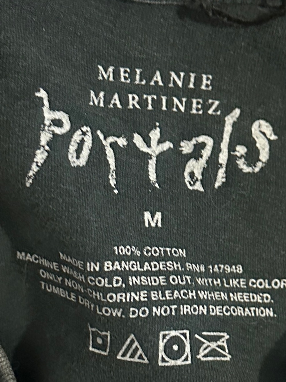 Melanie Martinez Portals Tour Mushroom Fairy Graphic T-Shirt Black EUC Sz Med M - Picture 4 of 4